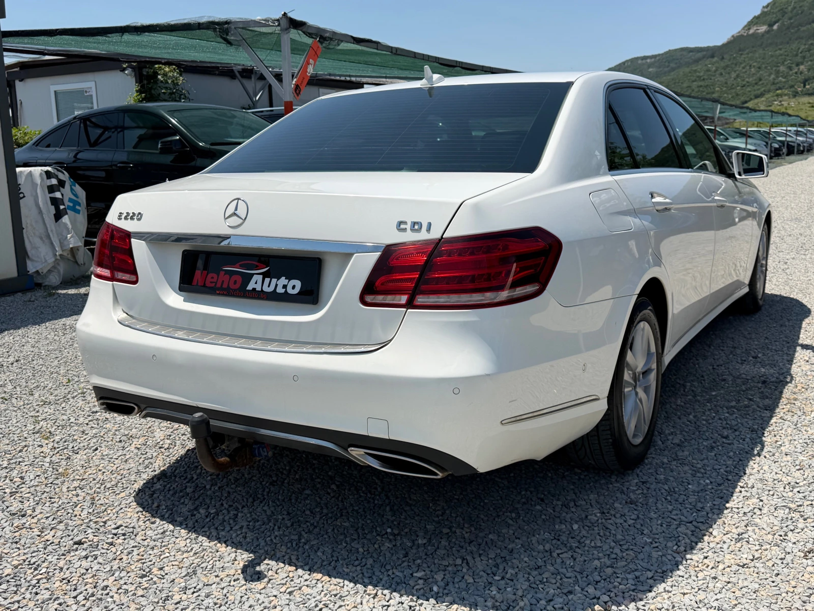 Mercedes-Benz E 220, снимка 4 - Автомобили и джипове - 55296849