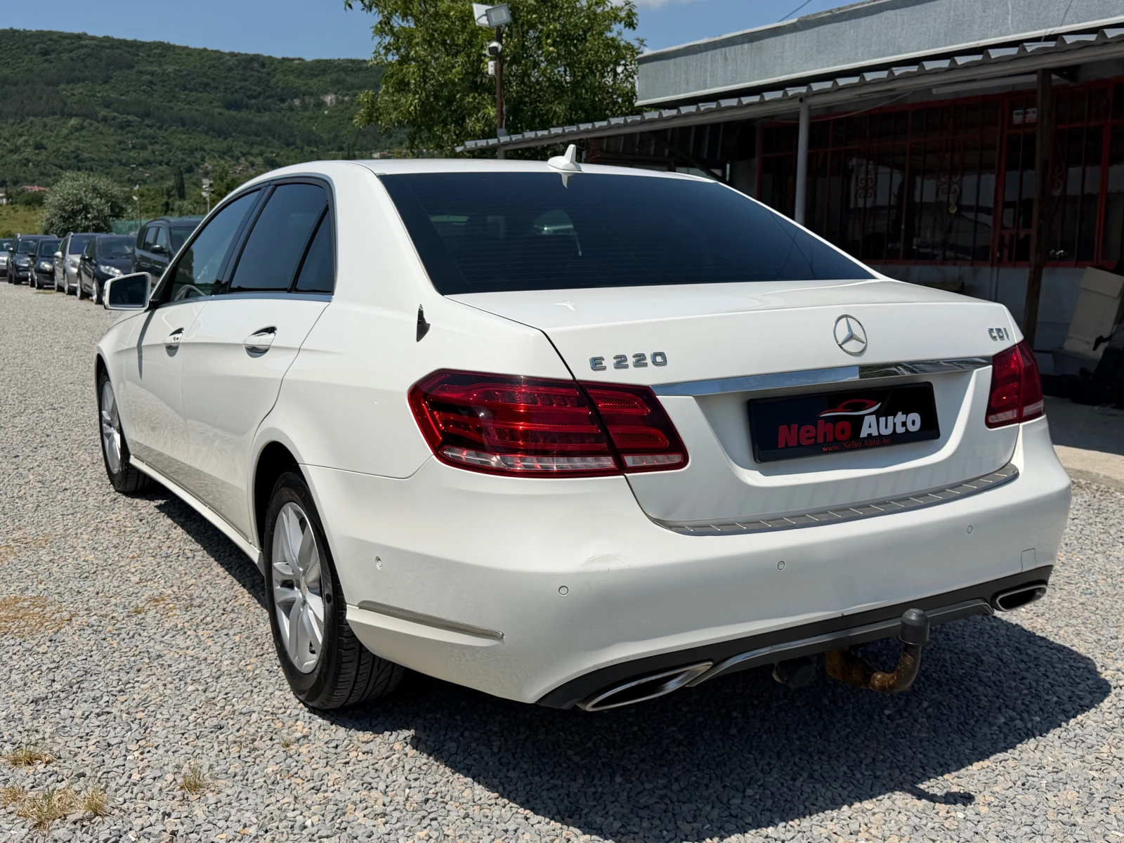 Mercedes-Benz E 220, снимка 3 - Автомобили и джипове - 55296849