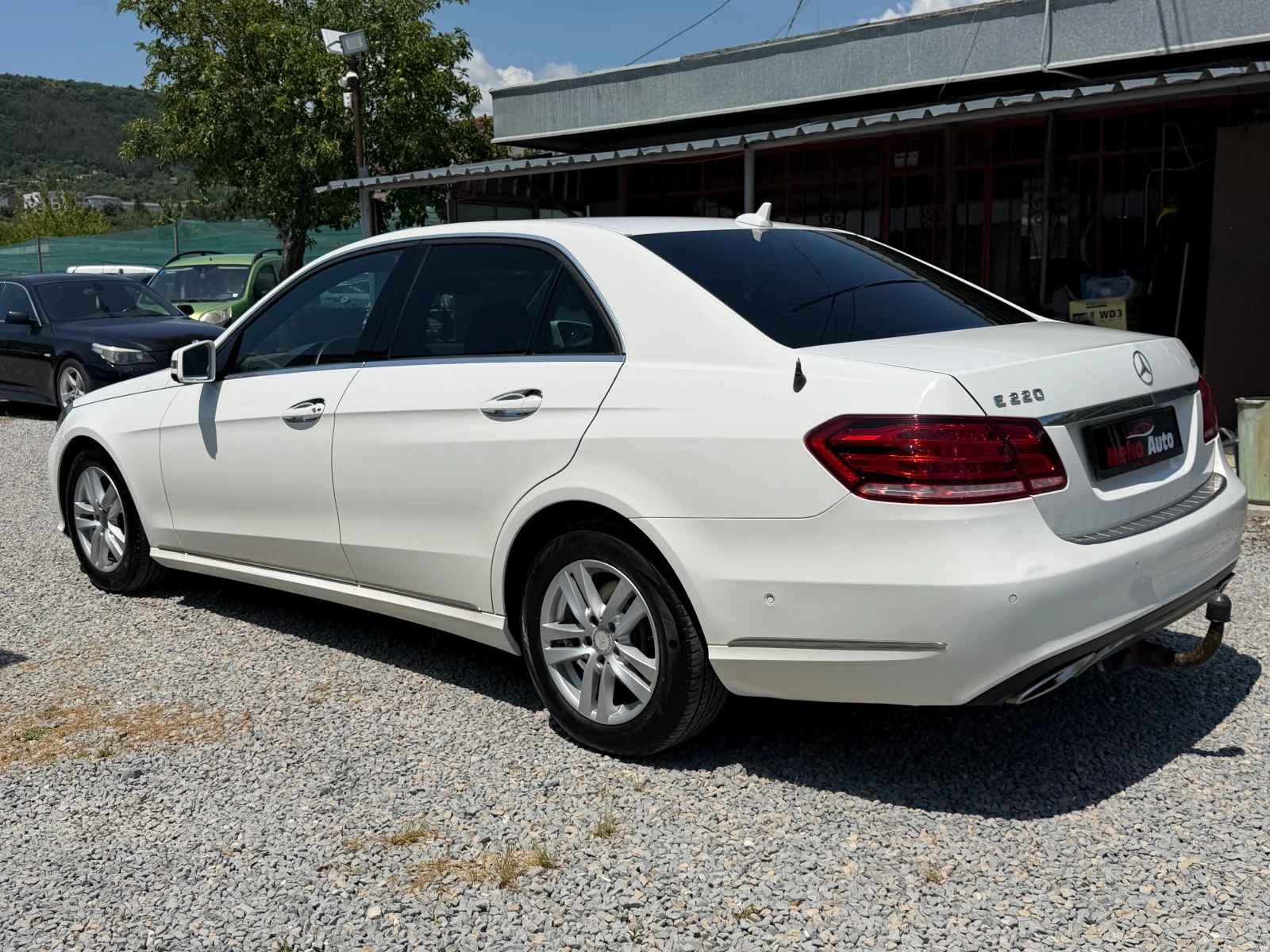 Mercedes-Benz E 220, снимка 10 - Автомобили и джипове - 55296849