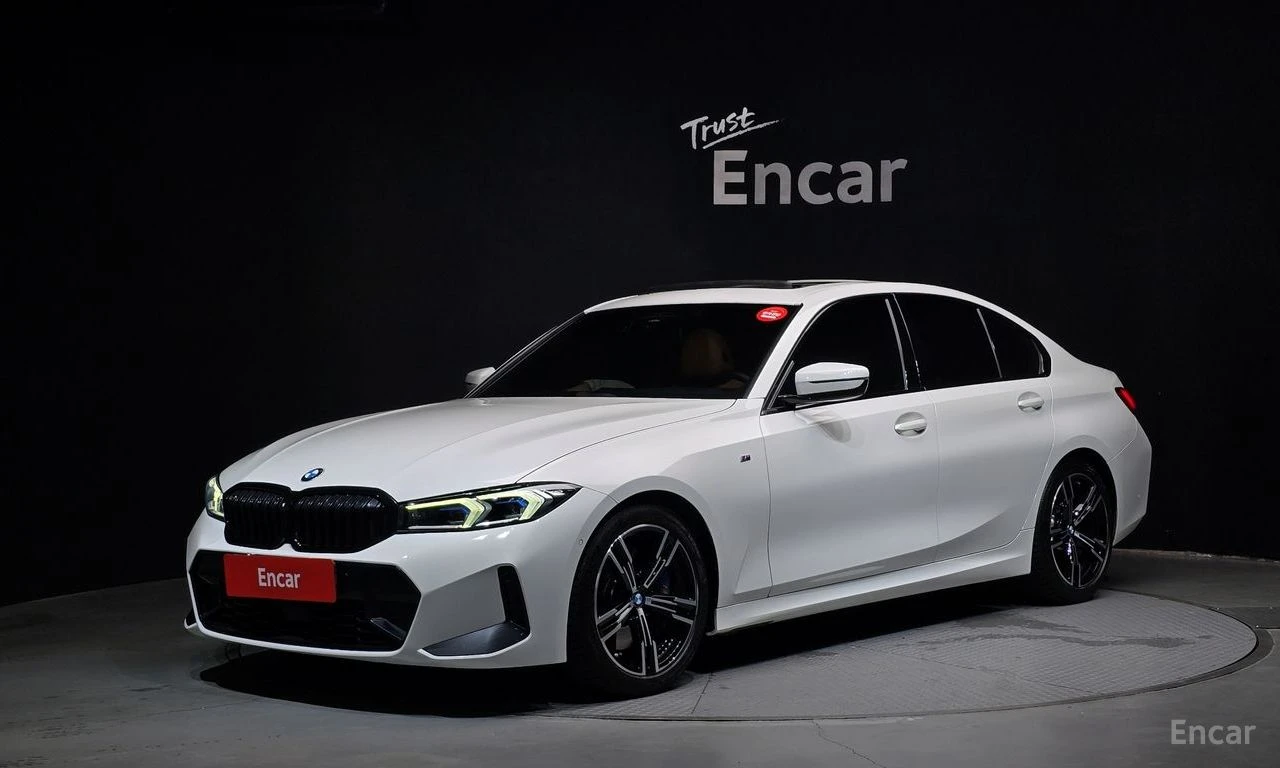BMW 320 i M SPORT* HARMAN KARDON* DISTRONIC* HEAD-UP* 