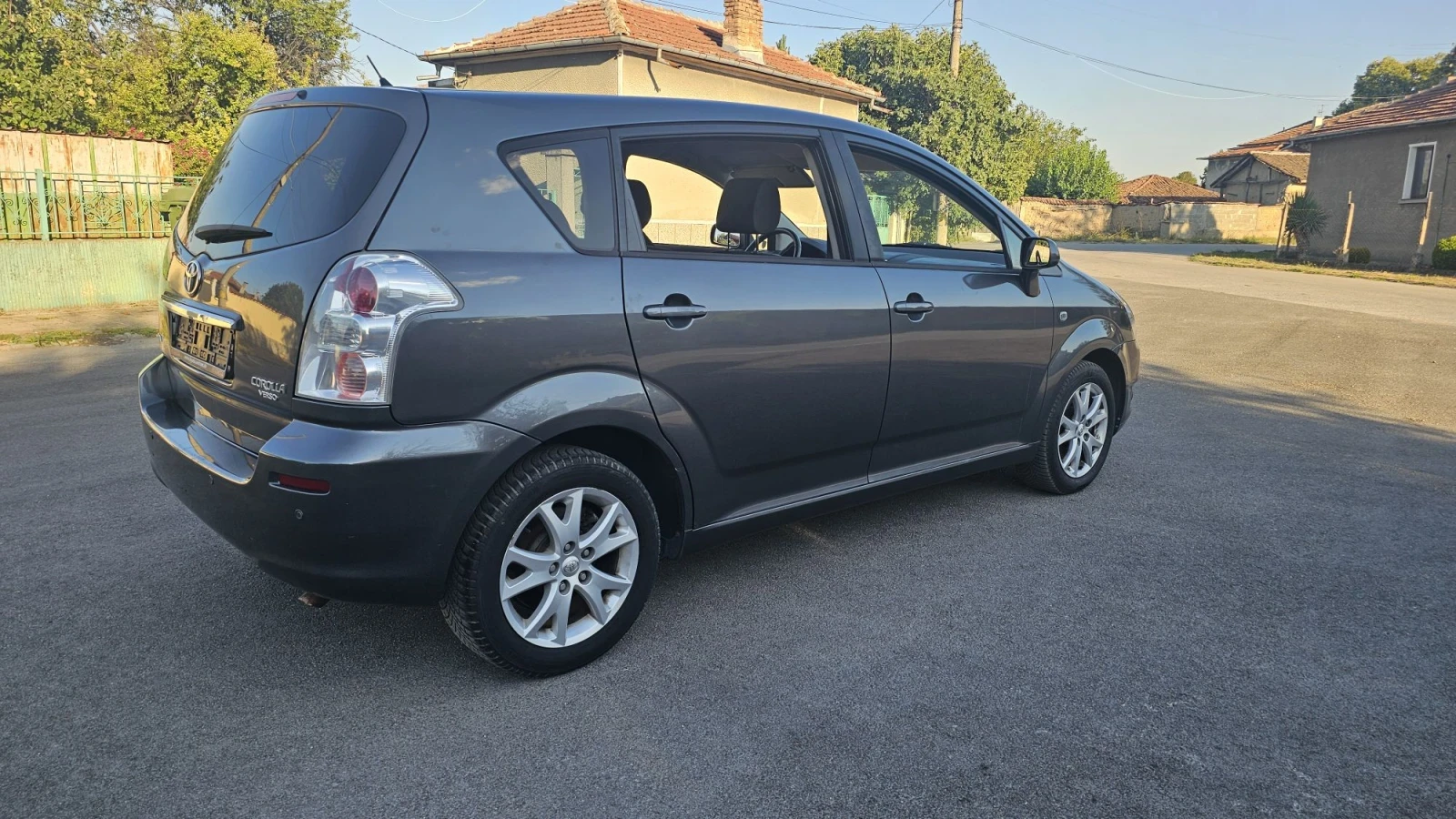 Toyota Corolla verso 1.8 7МЕСТА, снимка 9 - Автомобили и джипове - 55837656