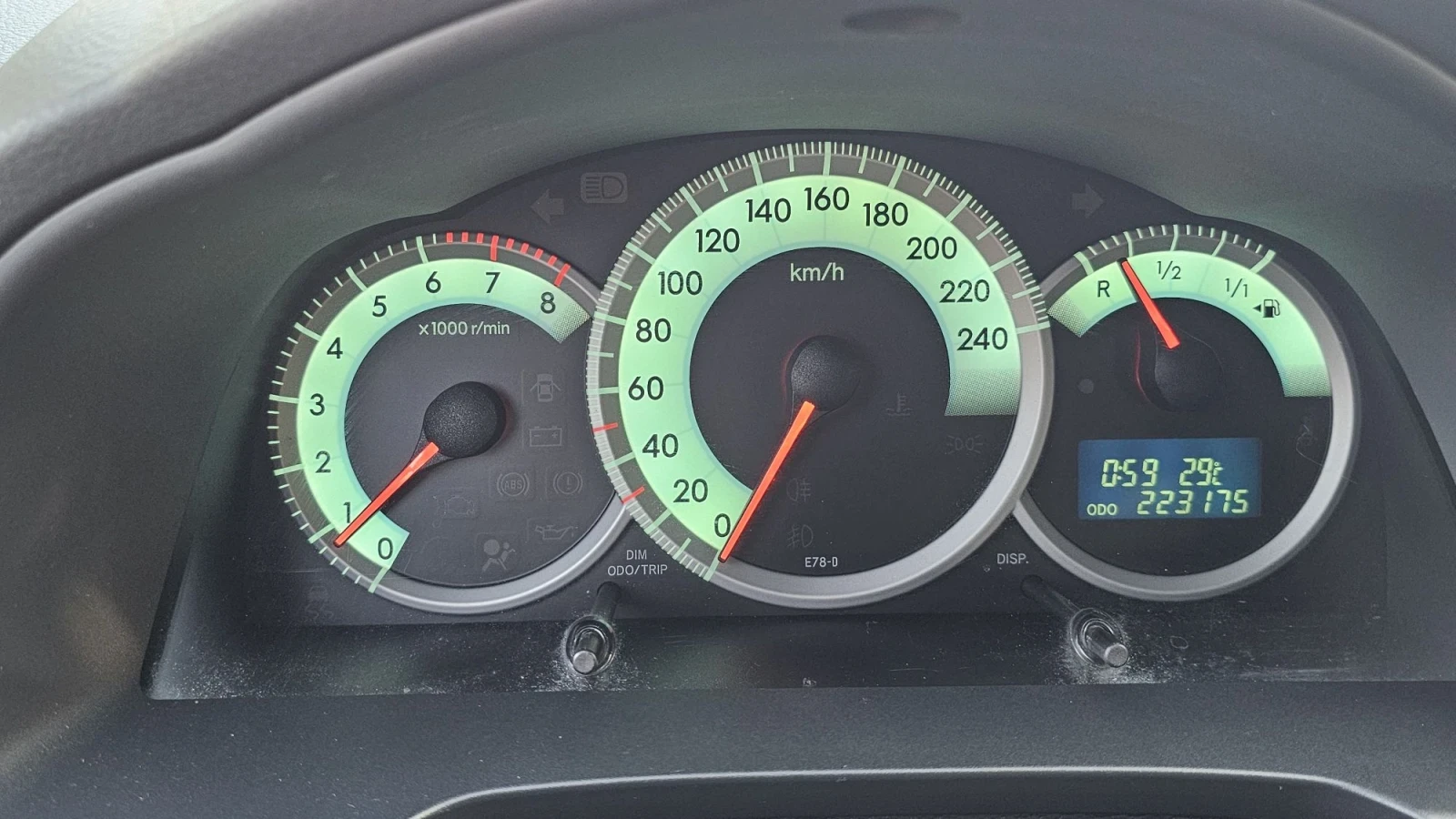 Toyota Corolla verso 1.8 7МЕСТА, снимка 7 - Автомобили и джипове - 55837656