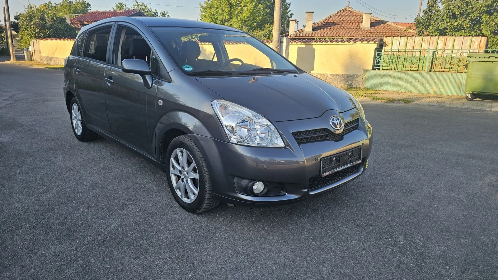 Toyota Corolla verso 1.8 7МЕСТА, снимка 10 - Автомобили и джипове - 55837656