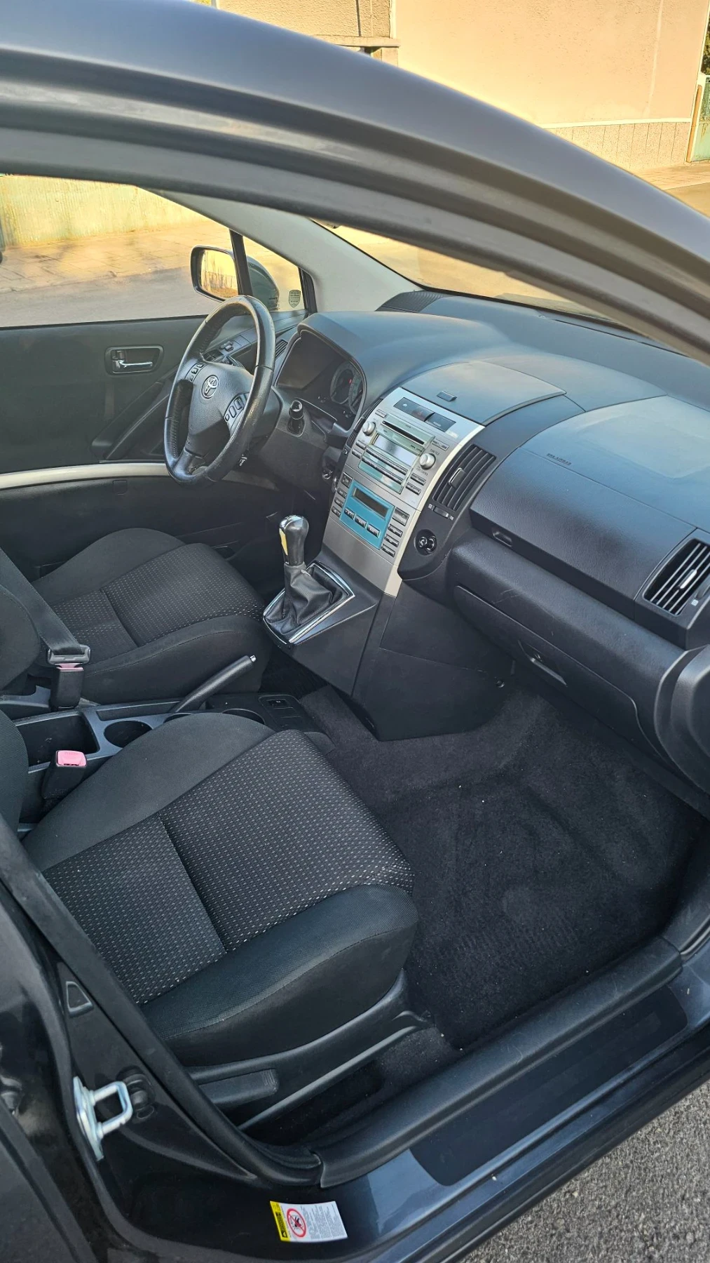 Toyota Corolla verso 1.8 7МЕСТА, снимка 12 - Автомобили и джипове - 55837656