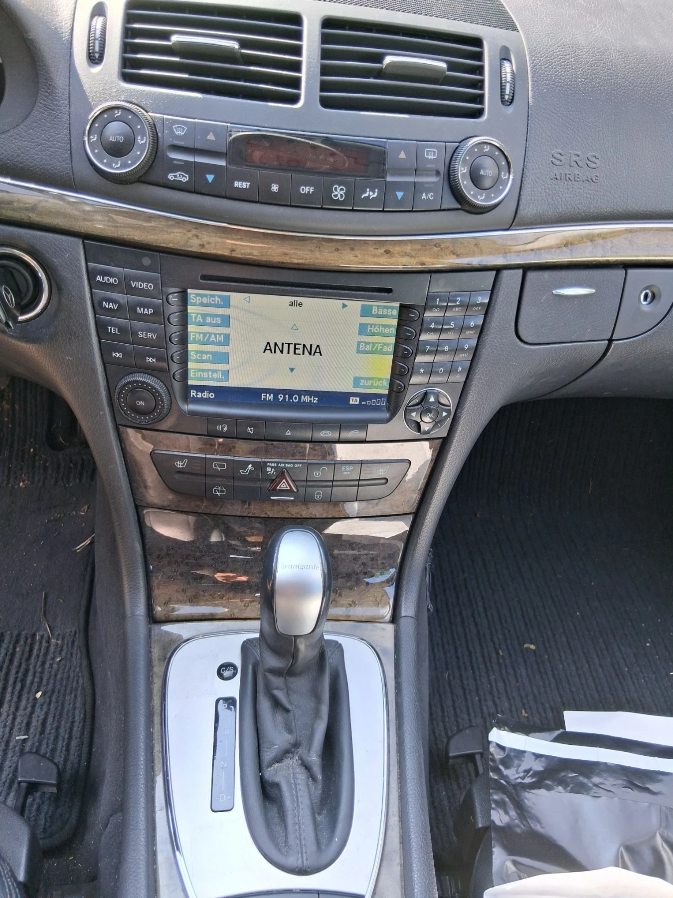 Mercedes-Benz E 320 320 V6 7G троник Нов внос Германия , снимка 8 - Автомобили и джипове - 55851626