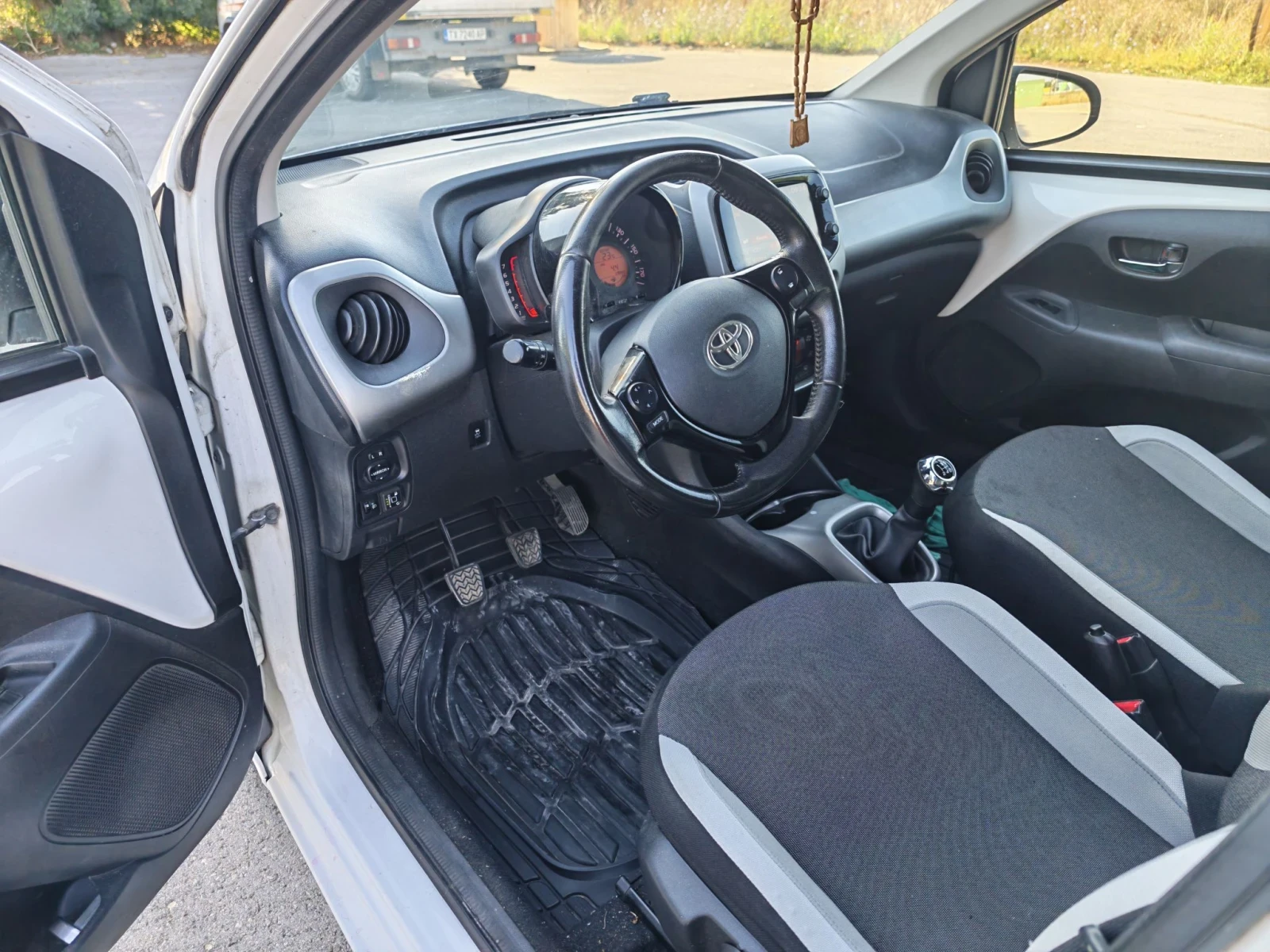Toyota Aygo, снимка 14 - Автомобили и джипове - 55963320