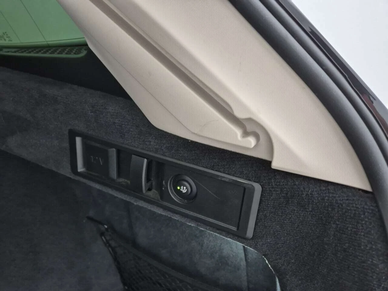 BMW 316 LED Navi KeylessGo, снимка 13 - Автомобили и джипове - 56070238