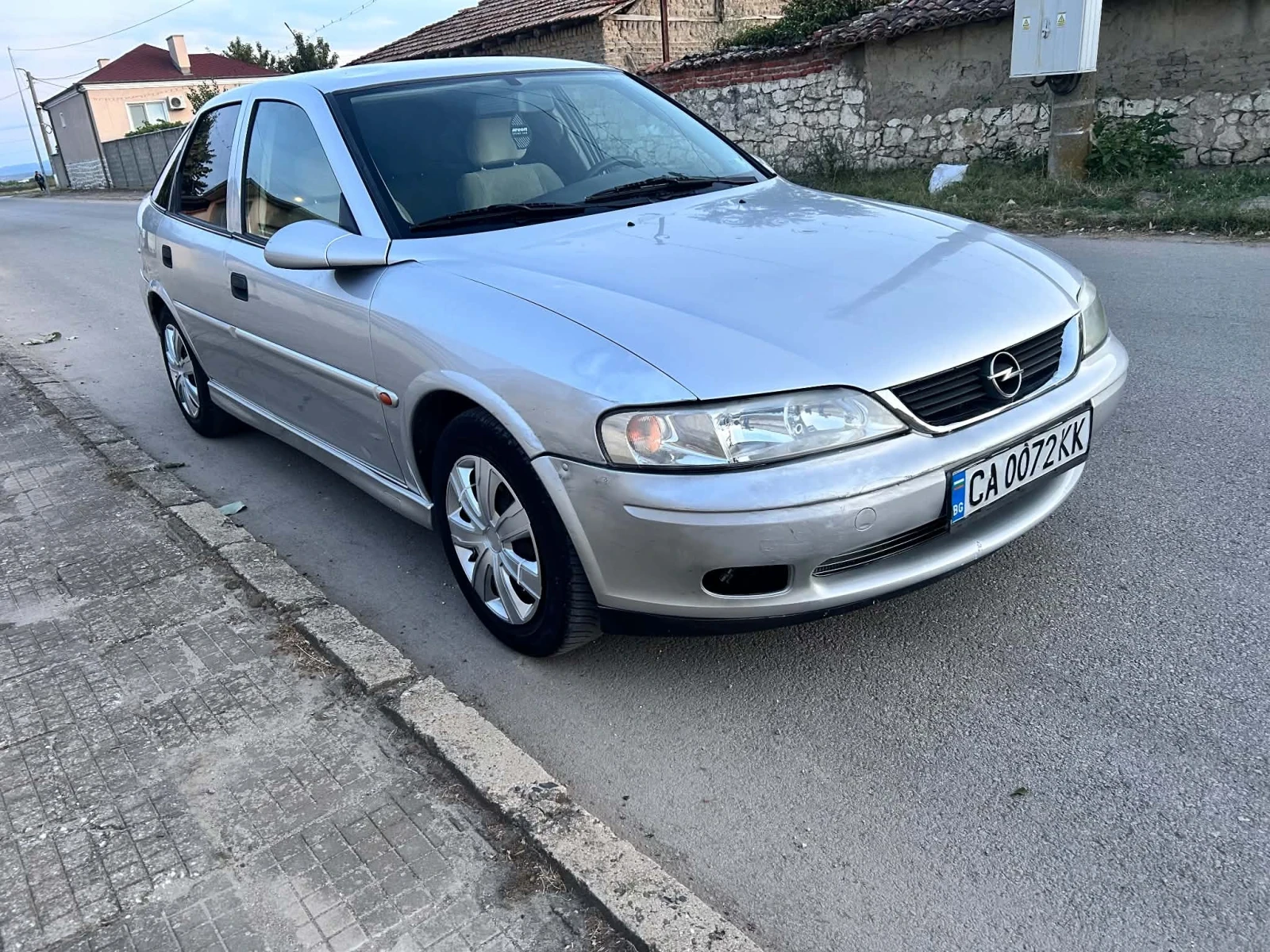 Opel Vectra 1.6 Бензин, снимка 2 - Автомобили и джипове - 56215913