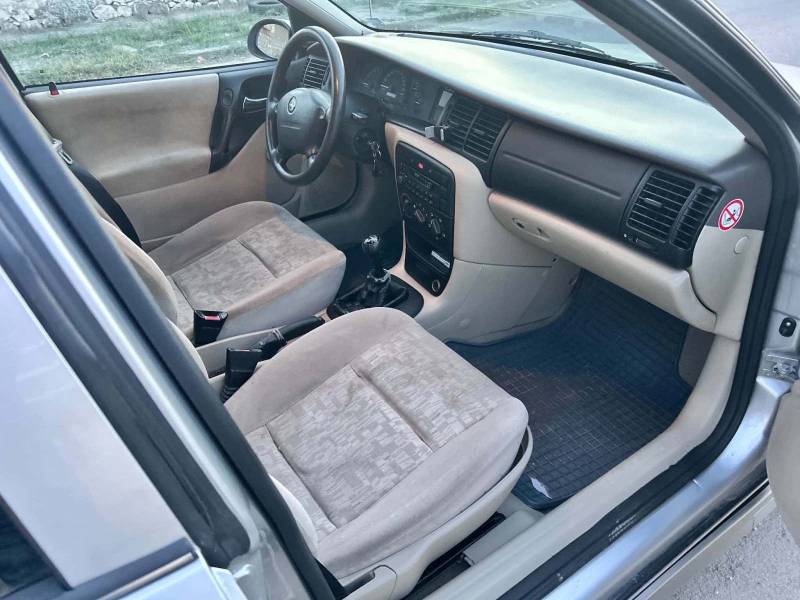 Opel Vectra 1.6 Бензин, снимка 10 - Автомобили и джипове - 56215913