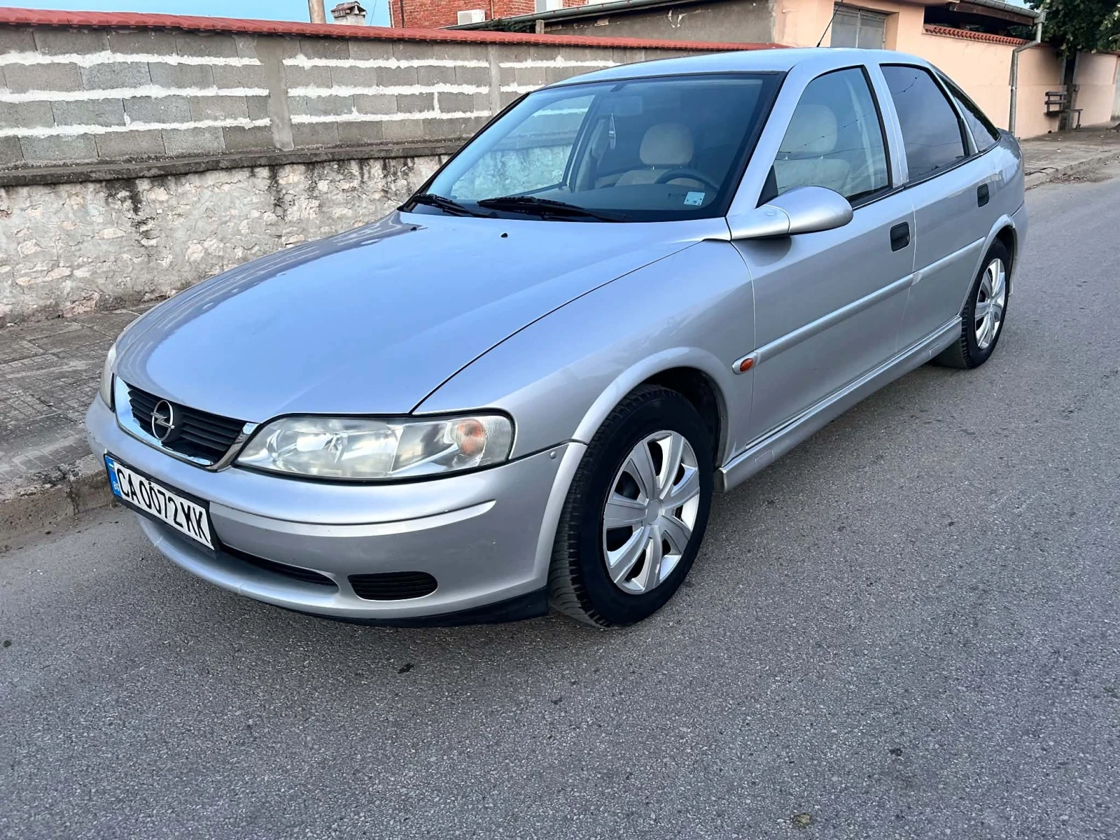 Opel Vectra 1.6 Бензин, снимка 4 - Автомобили и джипове - 56215913