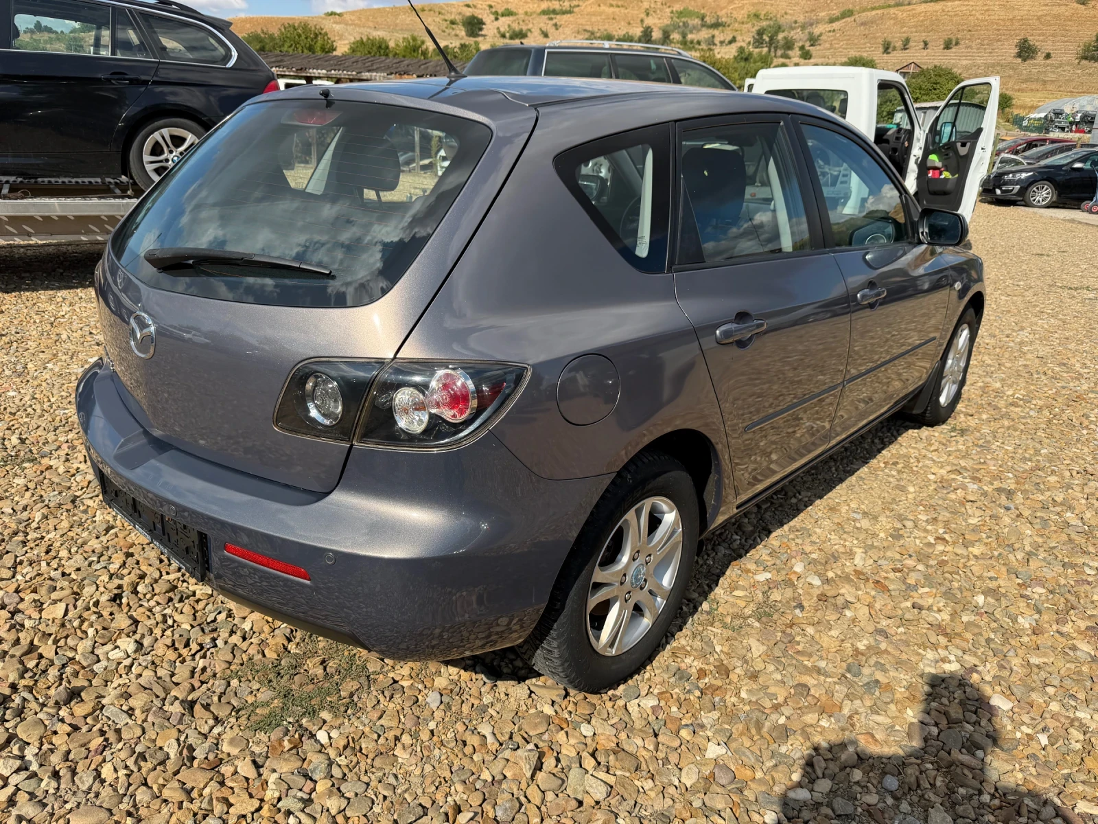 Mazda 3 1.6 Бензин 105 коня климатик Работещ , снимка 5 - Автомобили и джипове - 56245721