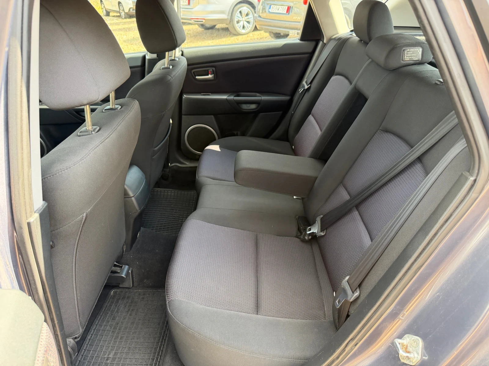 Mazda 3 1.6 Бензин 105 коня климатик Работещ , снимка 11 - Автомобили и джипове - 56245721