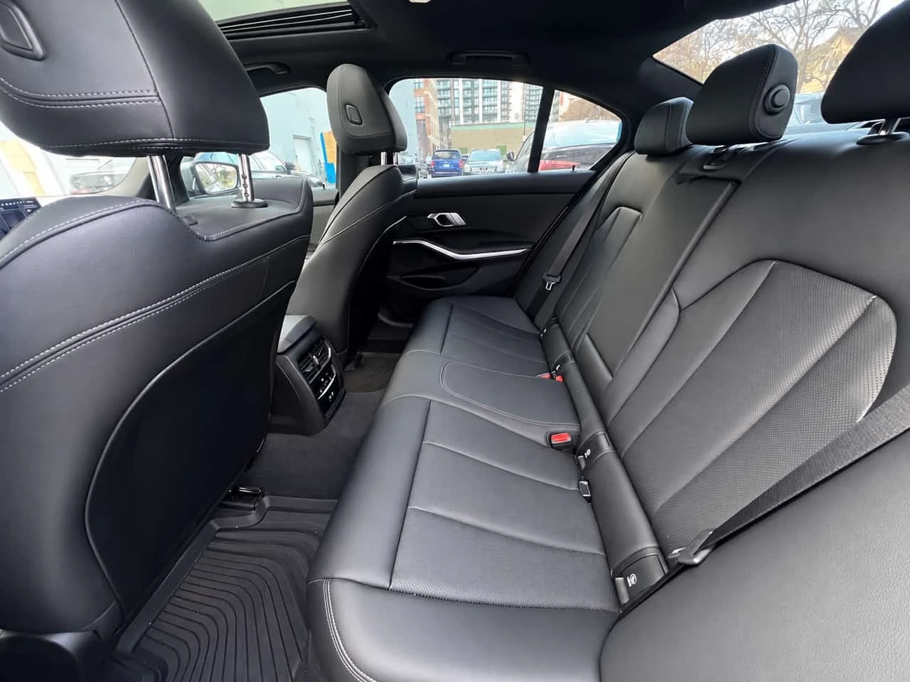 BMW 330 PLUG-IN HYBRID * M SPORT * FACELIFT * CARFAX *  | Mobile.bg � ����������� 15