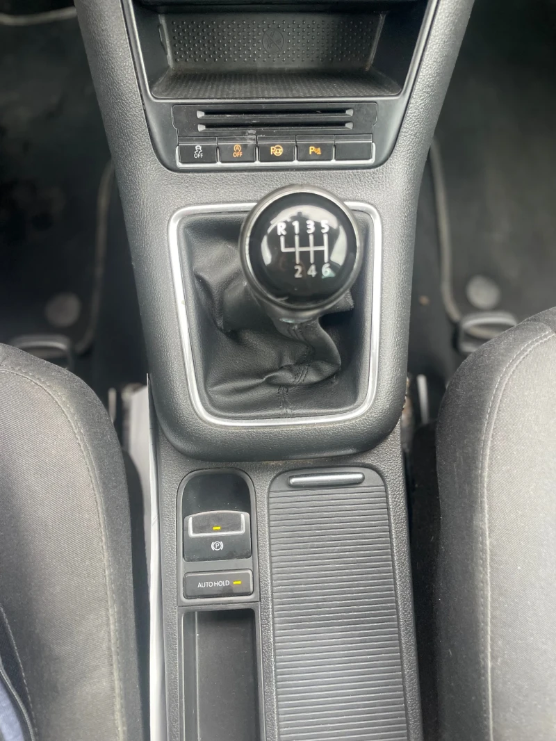 VW Tiguan 2.0TDI, снимка 11 - Автомобили и джипове - 52566840