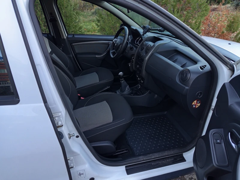 Dacia Duster 6+ 1, снимка 11 - Автомобили и джипове - 52659520