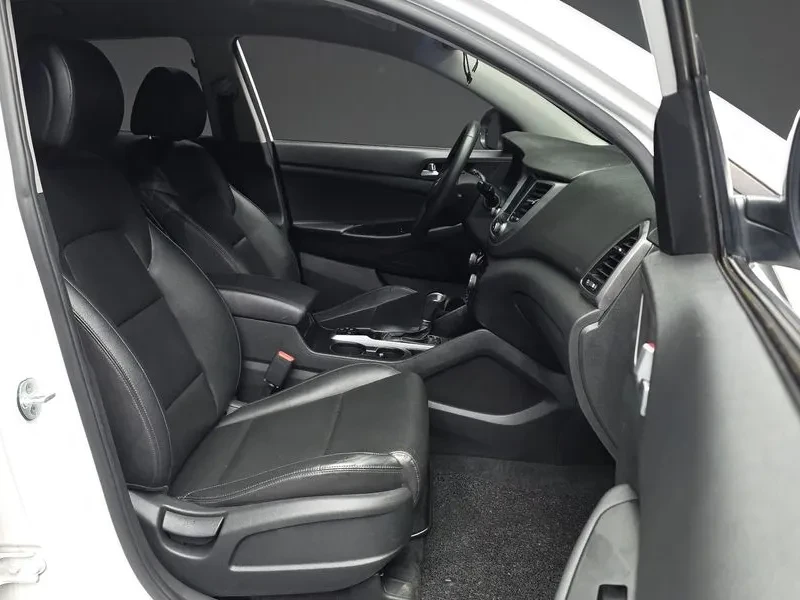 Hyundai Tucson Diesel 1.7 2Wd Modern, снимка 11 - Автомобили и джипове - 55222226