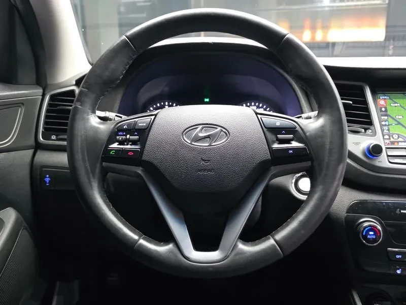 Hyundai Tucson Diesel 1.7 2Wd Modern, снимка 13 - Автомобили и джипове - 55222226