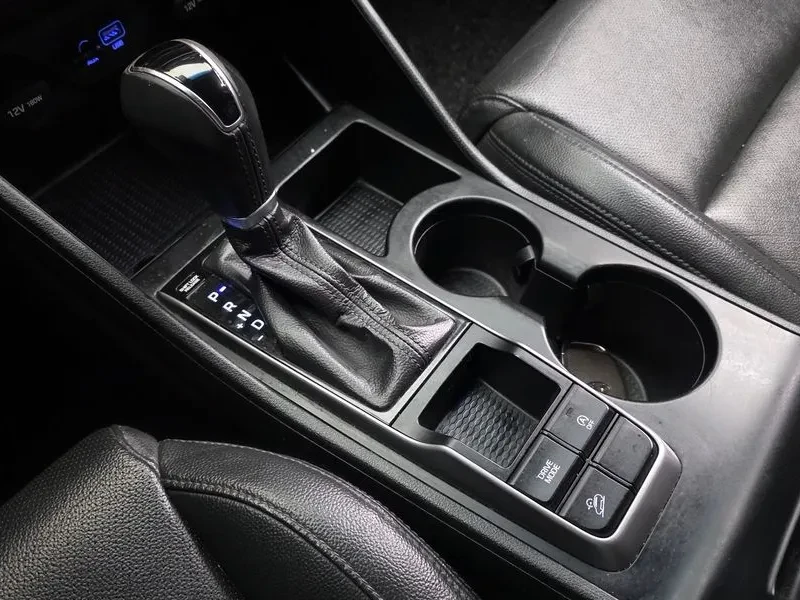 Hyundai Tucson Diesel 1.7 2Wd Modern, снимка 9 - Автомобили и джипове - 55222226