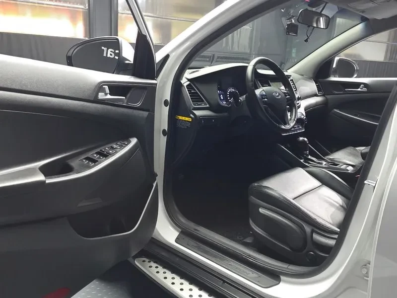 Hyundai Tucson Diesel 1.7 2Wd Modern, снимка 10 - Автомобили и джипове - 55222226