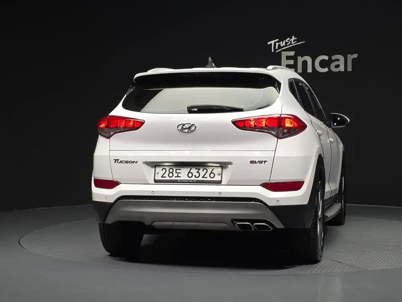 Hyundai Tucson Diesel 1.7 2Wd Modern, снимка 4 - Автомобили и джипове - 55222226