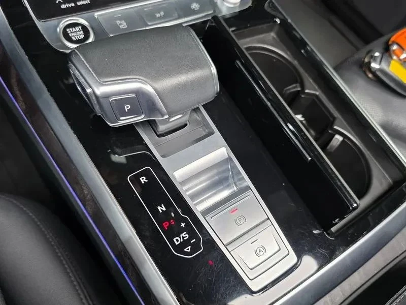 Audi Q7, снимка 9 - Автомобили и джипове - 56689814