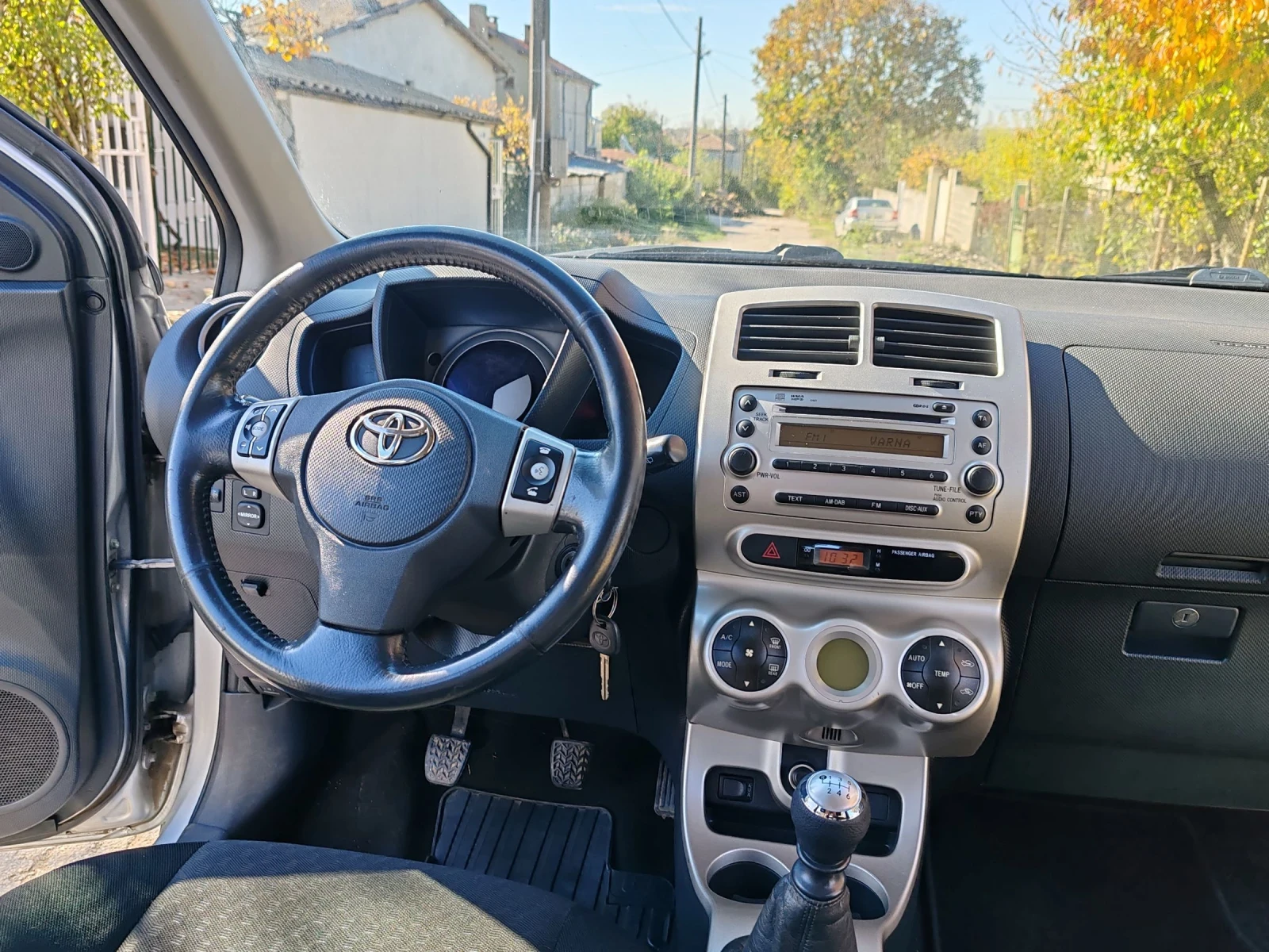 Toyota Urban Cruiser 1.4 D4D 4x4  | Mobile.bg — изображение 14
