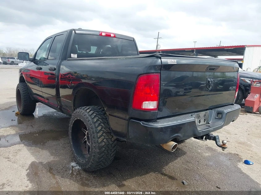 Dodge RAM 1500 Express 4x4 Quad Cab 6'4" Box, снимка 3 - Автомобили и джипове - 54248645