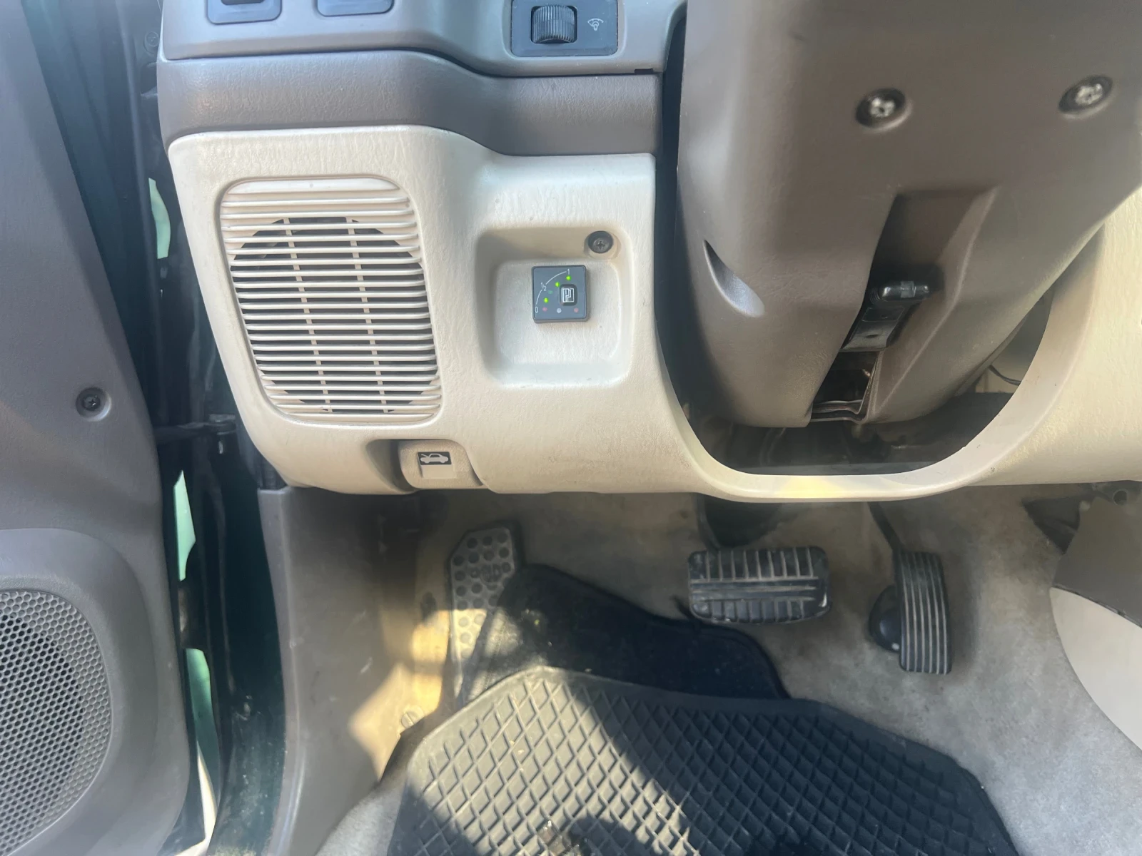 Mitsubishi Pajero sport 3.0 V6, снимка 12 - Автомобили и джипове - 54347858