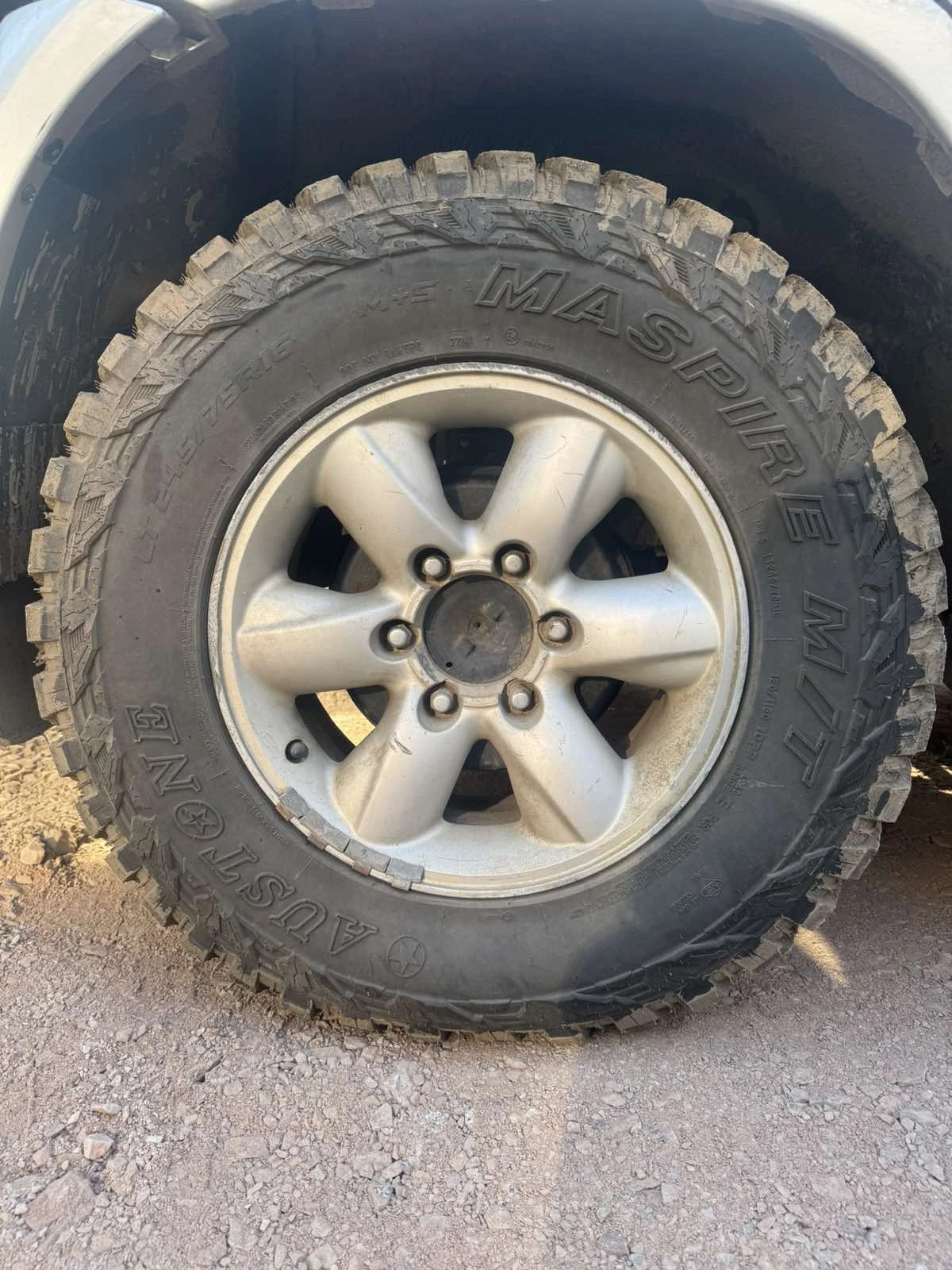 Nissan Terrano 2.7 TDI, снимка 12 - Автомобили и джипове - 56599662