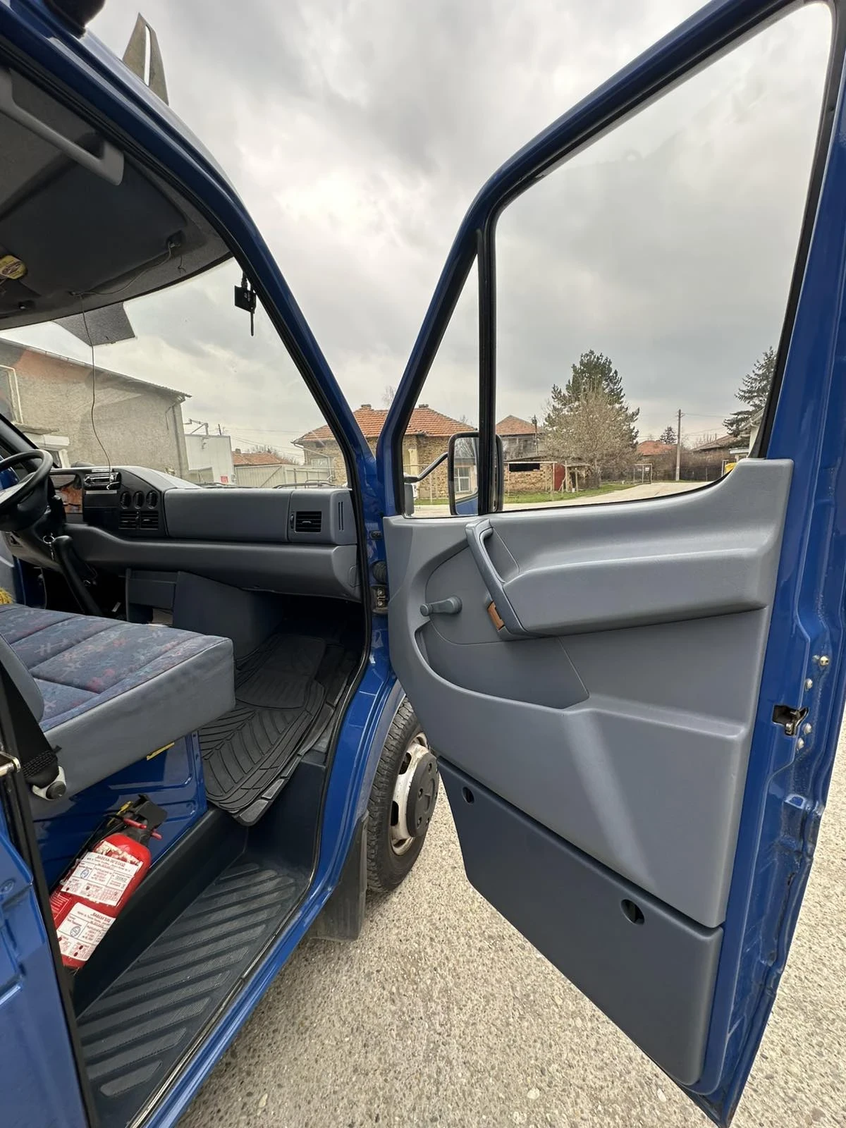 Mercedes-Benz Sprinter 412, снимка 5 - Бусове и автобуси - 53929200