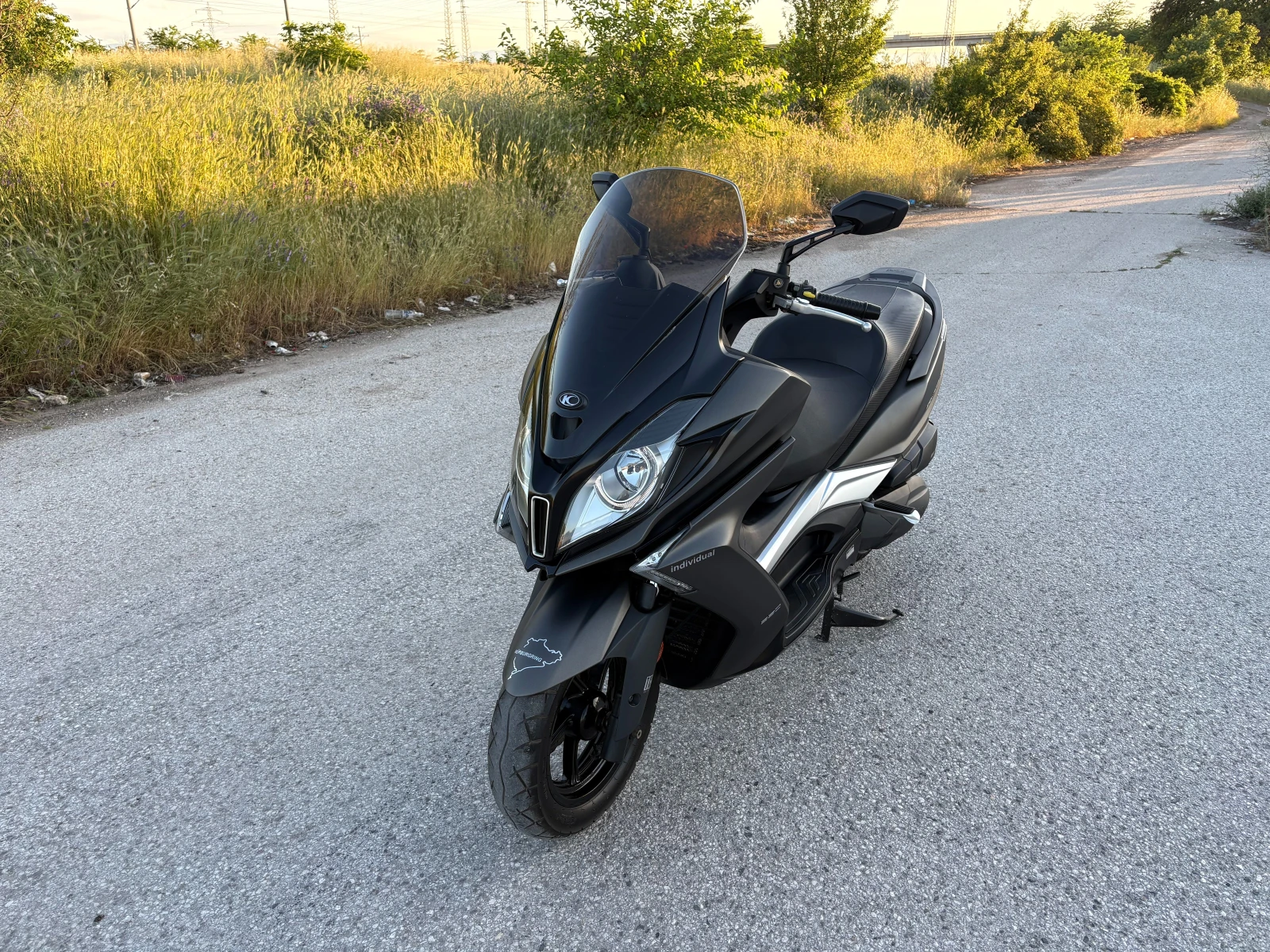 Kymco Downtown 350i 2022г., снимка 2 - Мотоциклети и мототехника - 54807973