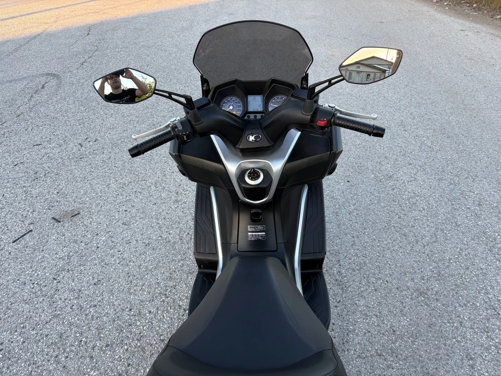 Kymco Downtown 350i 2022г., снимка 13 - Мотоциклети и мототехника - 54807973