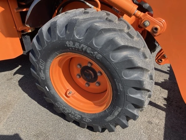 Челен товарач Hitachi ZW30 / ПЕРФЕКТЕН / КАТО НОВ !!, снимка 5 - Индустриална техника - 53781868