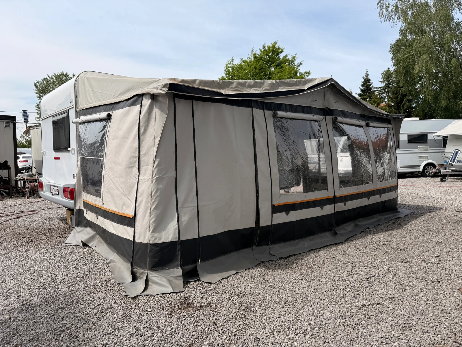 Каравана Wilk 490 S-3 Форцелт, Солар , снимка 3 - Каравани и кемпери - 54696509