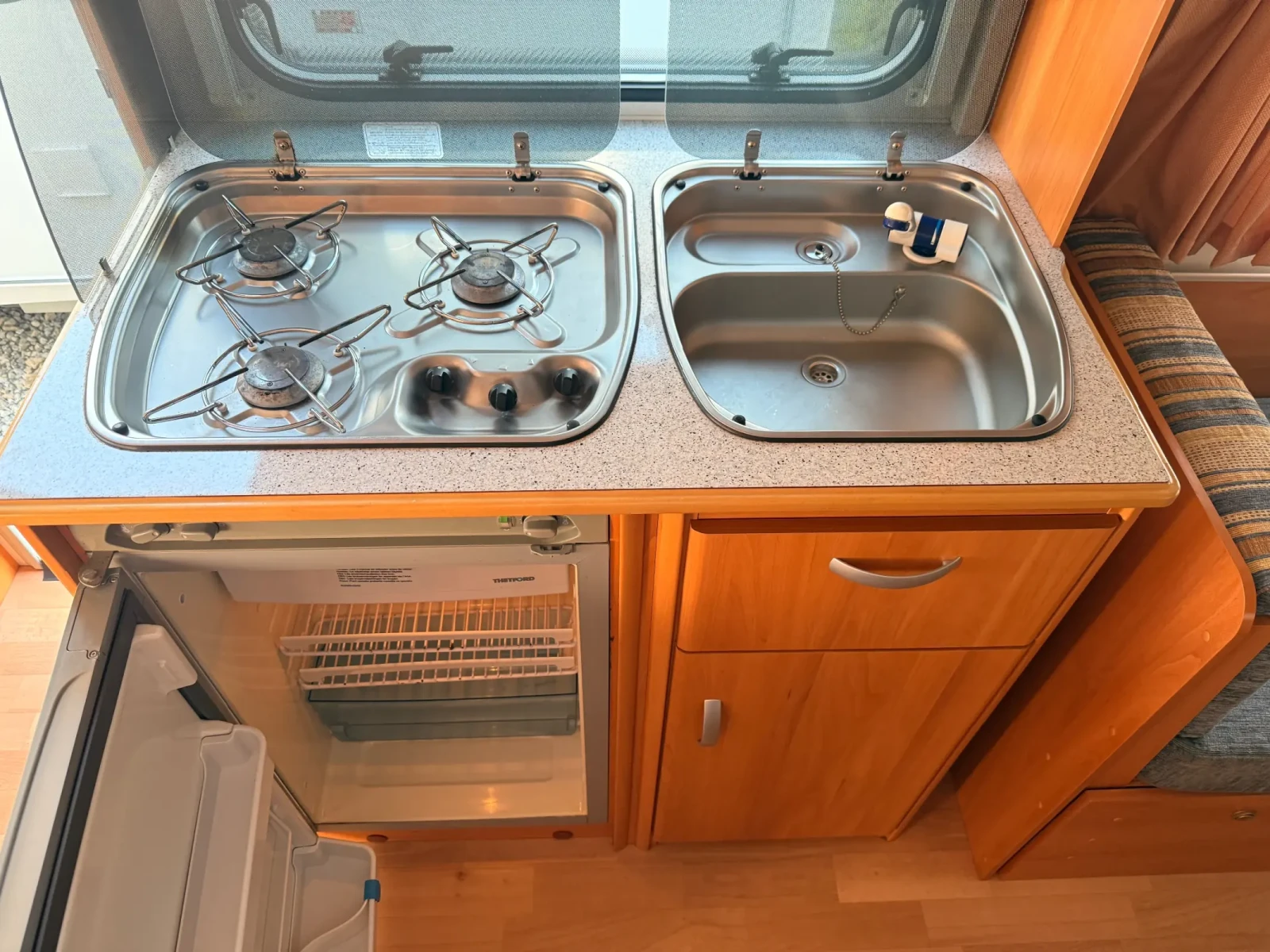 Каравана Wilk 490 S-3 Форцелт, Солар , снимка 10 - Каравани и кемпери - 54696509