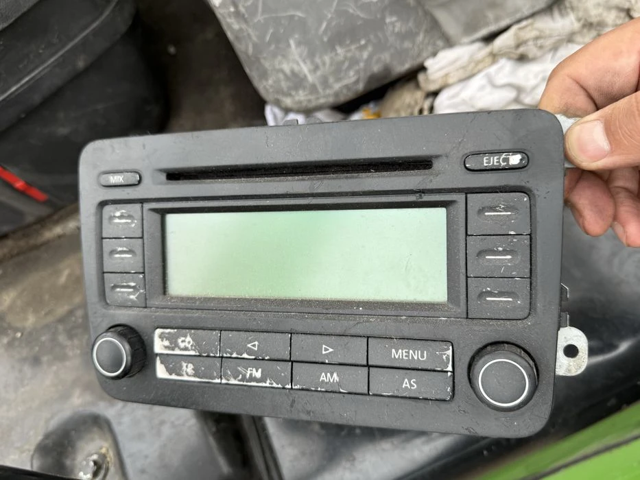 Оригинален CD радио касетофон Volkswagen touran Golf Caddy rdc300