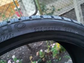 Гуми Зимни 235/35R19, снимка 4