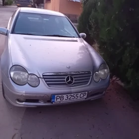 Mercedes-Benz C 180, снимка 9