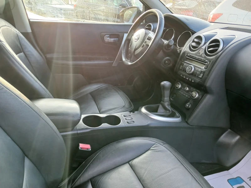 Nissan Qashqai 1.6I, снимка 6 - Автомобили и джипове - 37183431