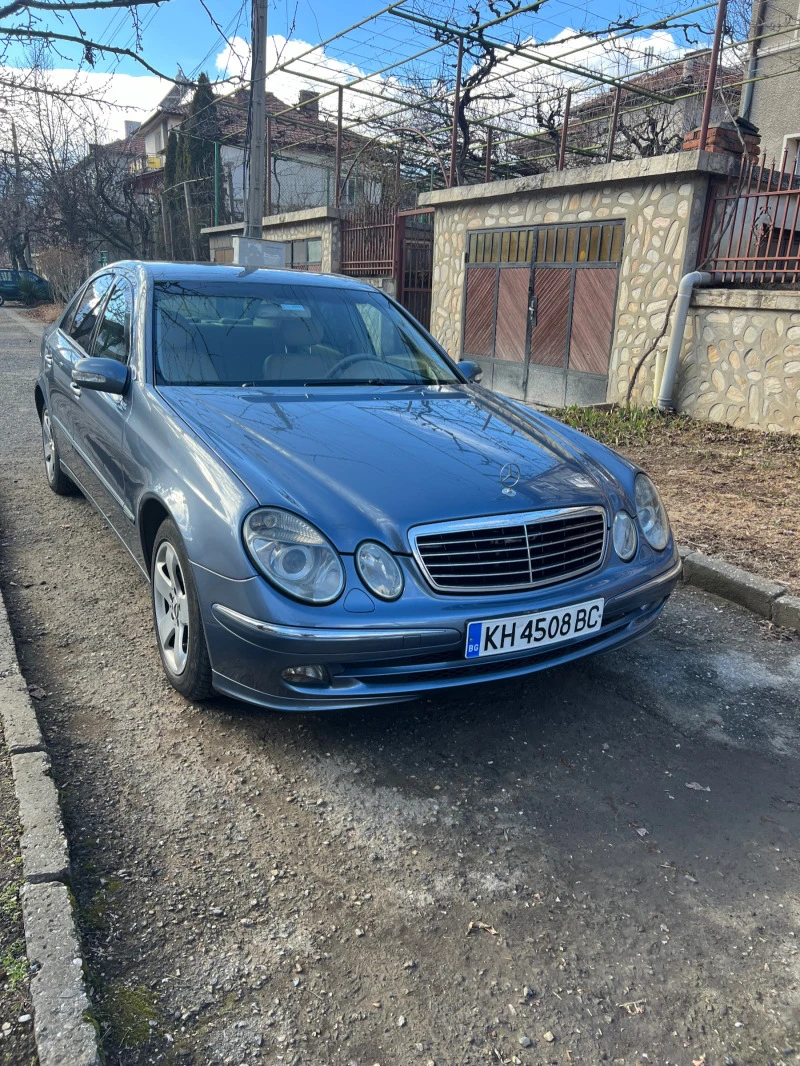 Mercedes-Benz E 220 Колата е с два ключа , чисто нови зимни гуми., снимка 2 - Автомобили и джипове - 47943887