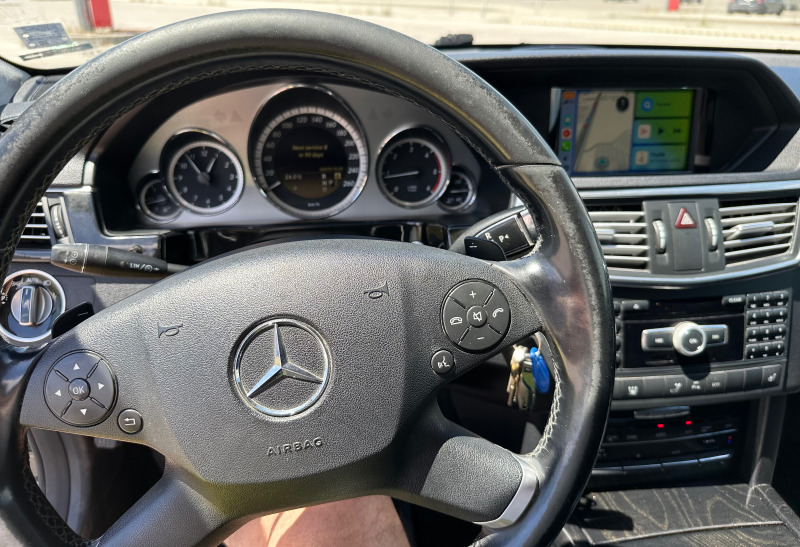 Mercedes-Benz E 220 Avangarde , снимка 10 - Автомобили и джипове - 46469136