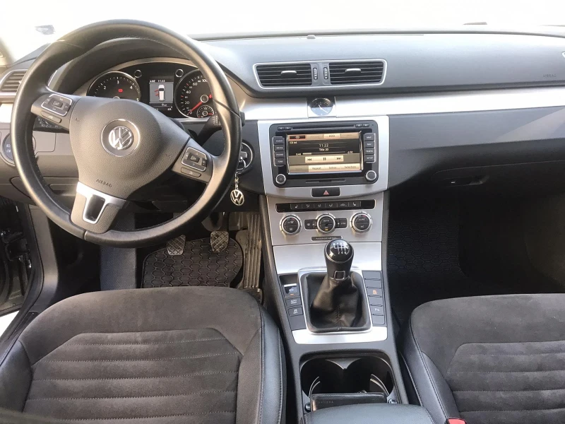 VW Passat, снимка 6 - Автомобили и джипове - 47468948