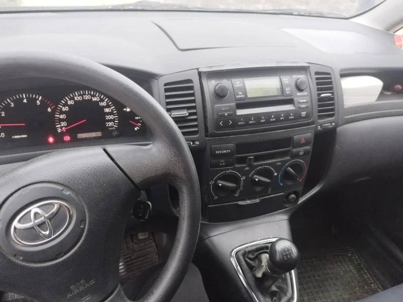 Toyota Corolla verso, снимка 6 - Автомобили и джипове - 48576705