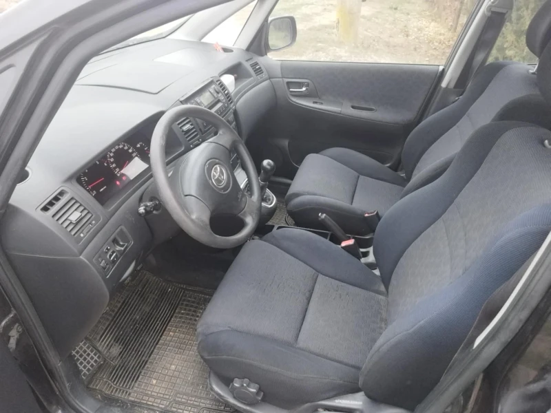 Toyota Corolla verso, снимка 7 - Автомобили и джипове - 48576705