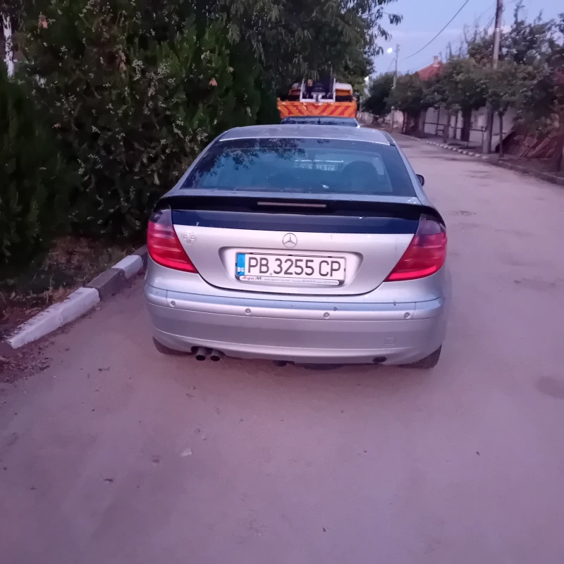 Mercedes-Benz C 180, снимка 11 - Автомобили и джипове - 48739306