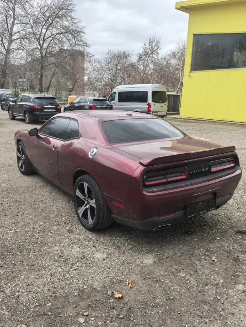 Dodge Challenger, снимка 10 - Автомобили и джипове - 50722674