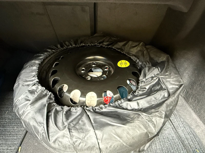 Mercedes-Benz E 500 4 matic, снимка 13 - Автомобили и джипове - 52395953