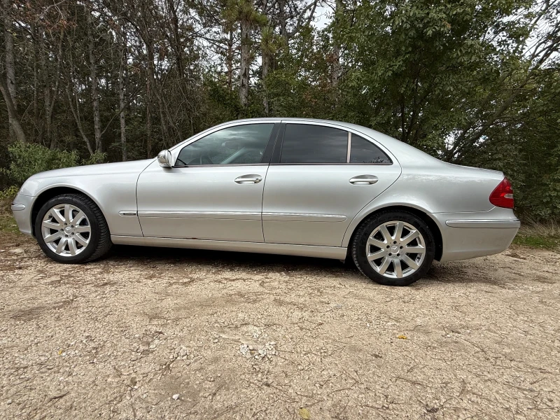 Mercedes-Benz E 500 4 matic, снимка 4 - Автомобили и джипове - 52395953
