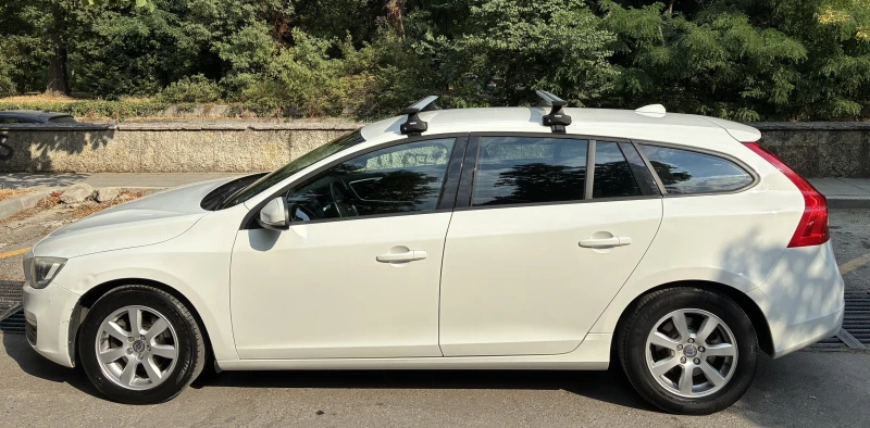 Volvo V60 D2, снимка 4 - Автомобили и джипове - 52534542