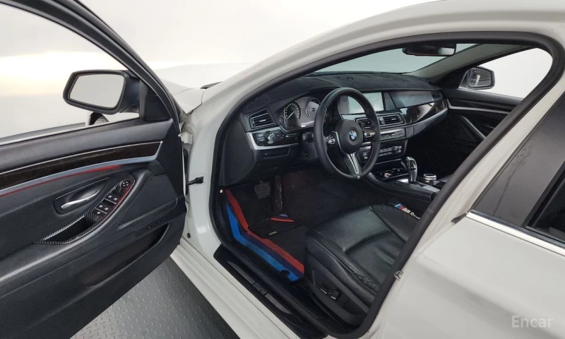 BMW 520, снимка 10 - Автомобили и джипове - 53044399